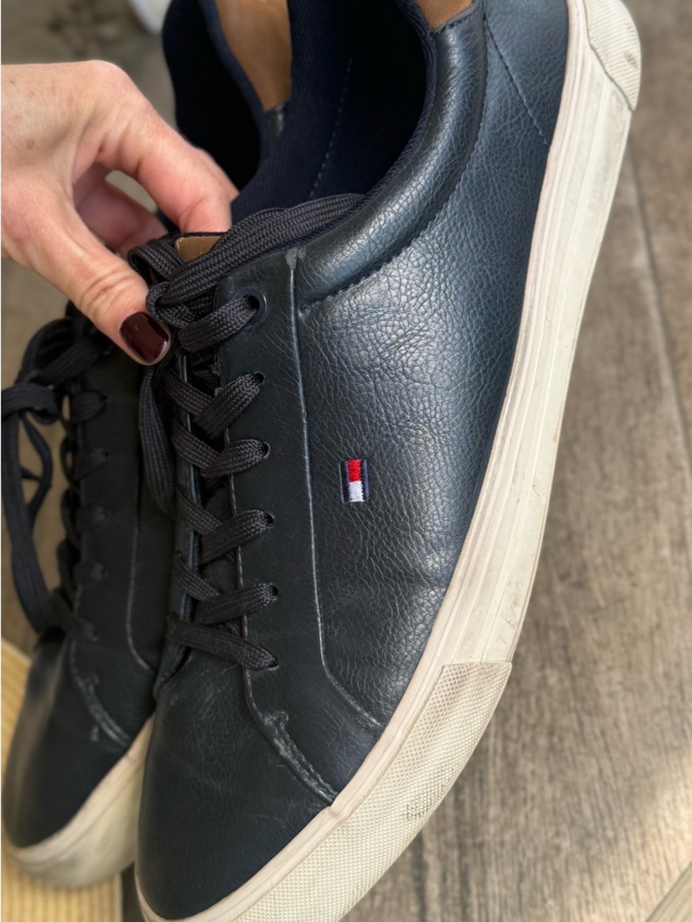 Tommy Hilfiger Navy Leather Low-Top Sneakers with Brown Heel Accent - Picture 5 of 6